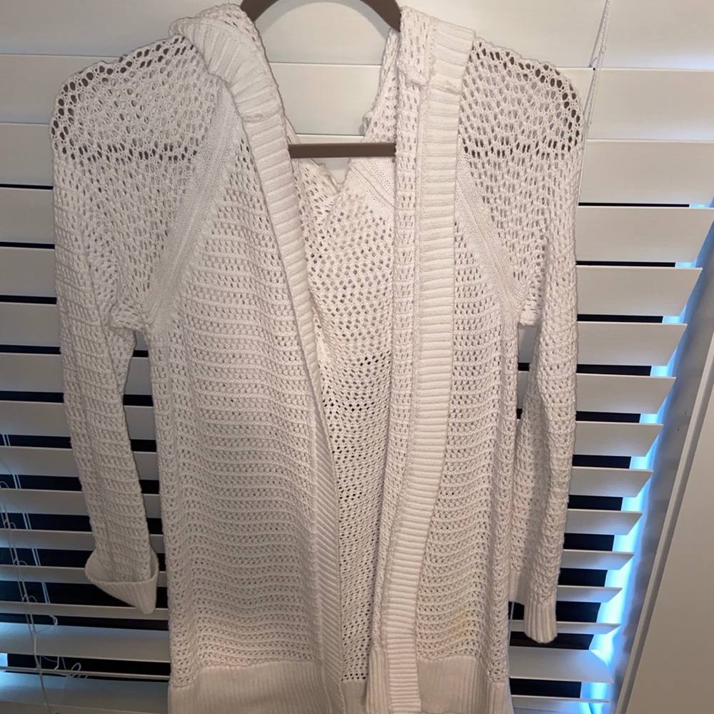Cute & light gap white cardigan